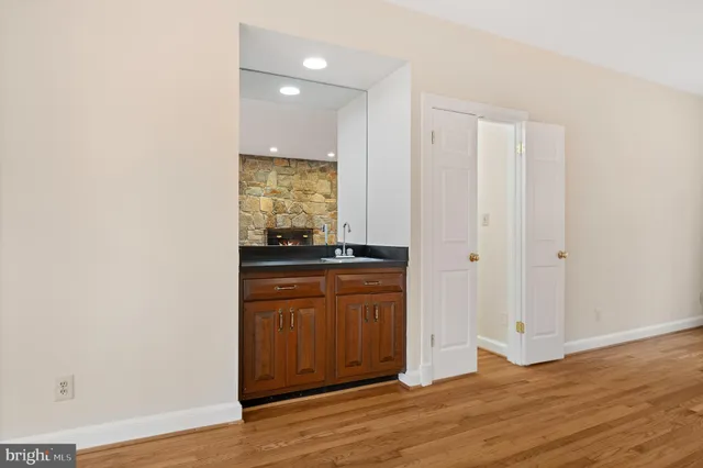 an empty room with an entryway