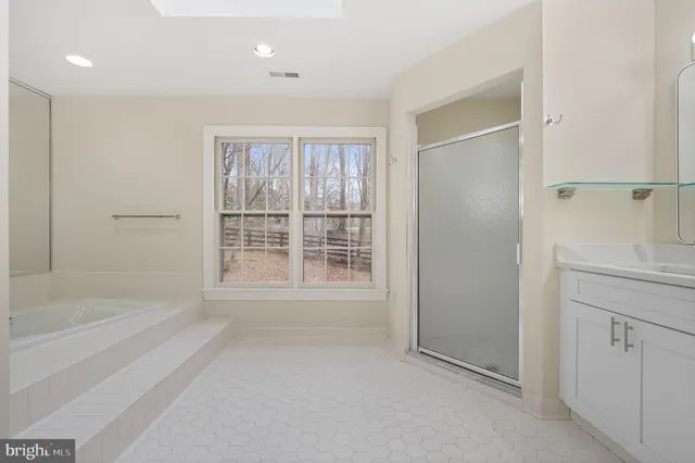 $5,200 | 13620 Canal Vista Court, Potomac, MD 20854