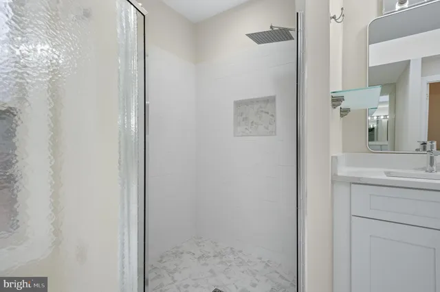 $5,200 | 13620 Canal Vista Court, Potomac, MD 20854