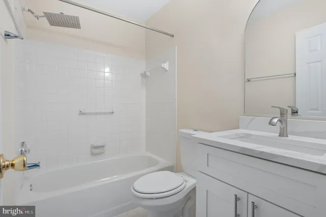 $5,200 | 13620 Canal Vista Court, Potomac, MD 20854