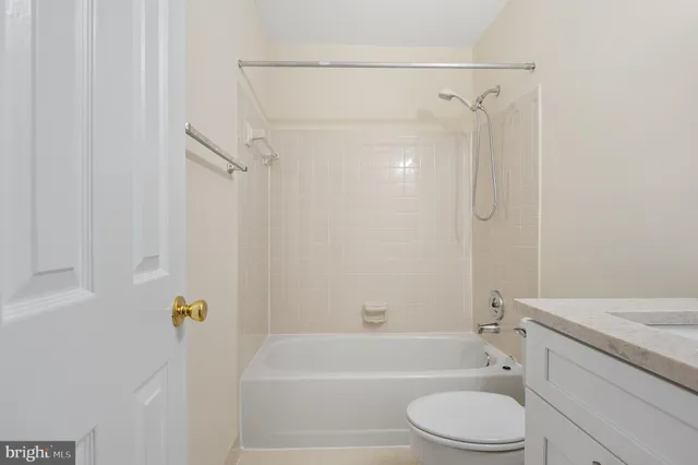 $5,200 | 13620 Canal Vista Court, Potomac, MD 20854