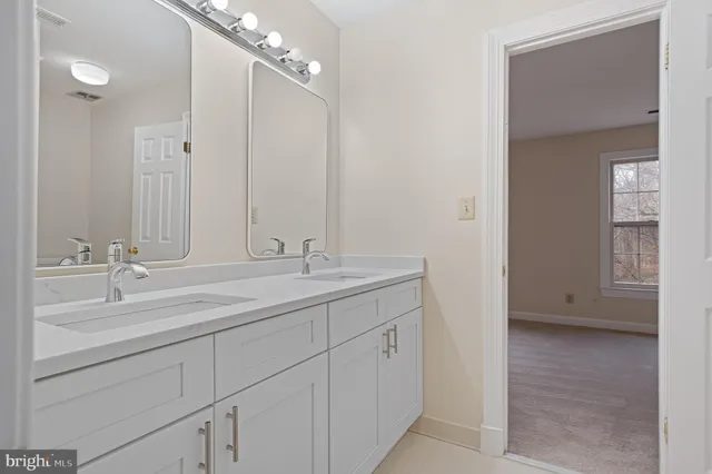 $5,200 | 13620 Canal Vista Court, Potomac, MD 20854