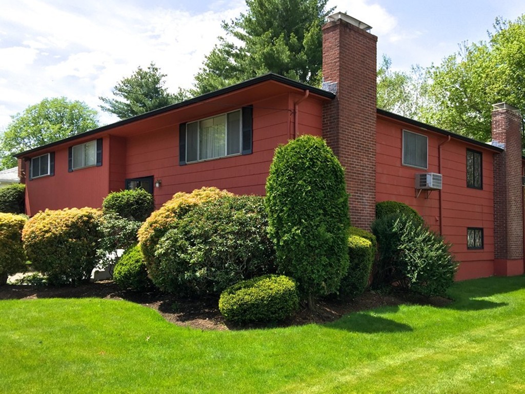127 Noanett Road Needham, MA 02494 - Photo 1 of 13 Gallery Image 1