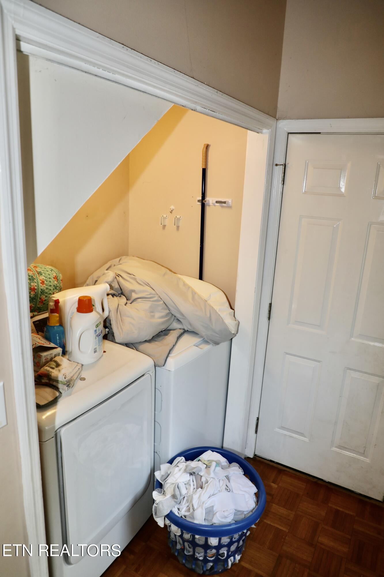 166 Donaldson Road Philadelphia, TN 37846 - Photo 14 of 42 a bathroom with a sink and a mirror
