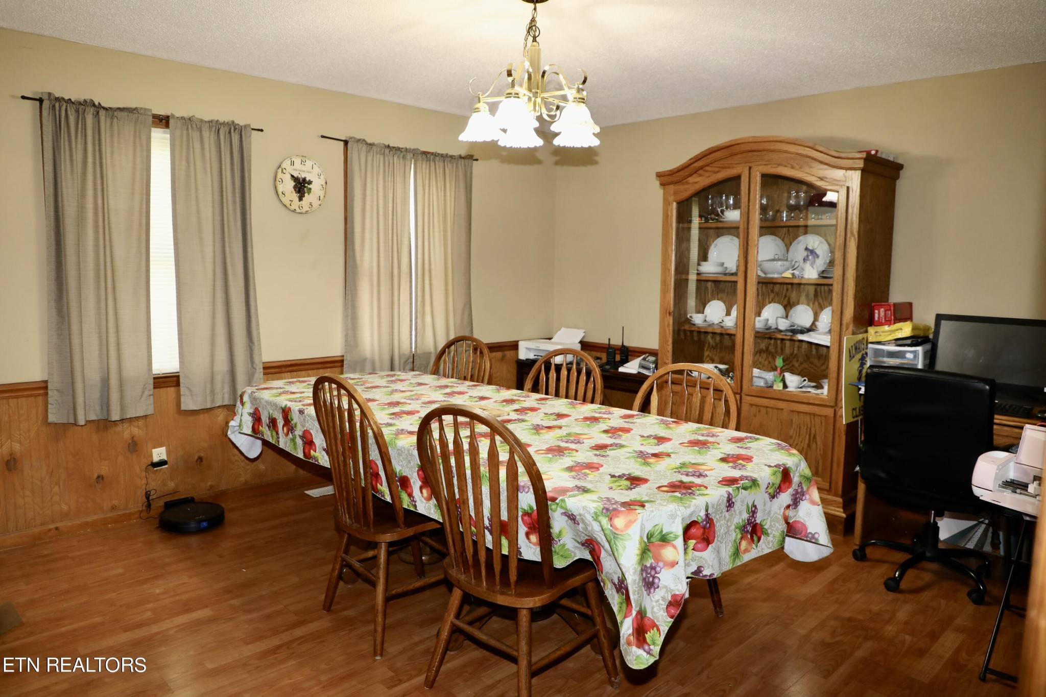 166 Donaldson Road Philadelphia, TN 37846 - Photo 10 of 42 a bedroom with a bed table chair and a window