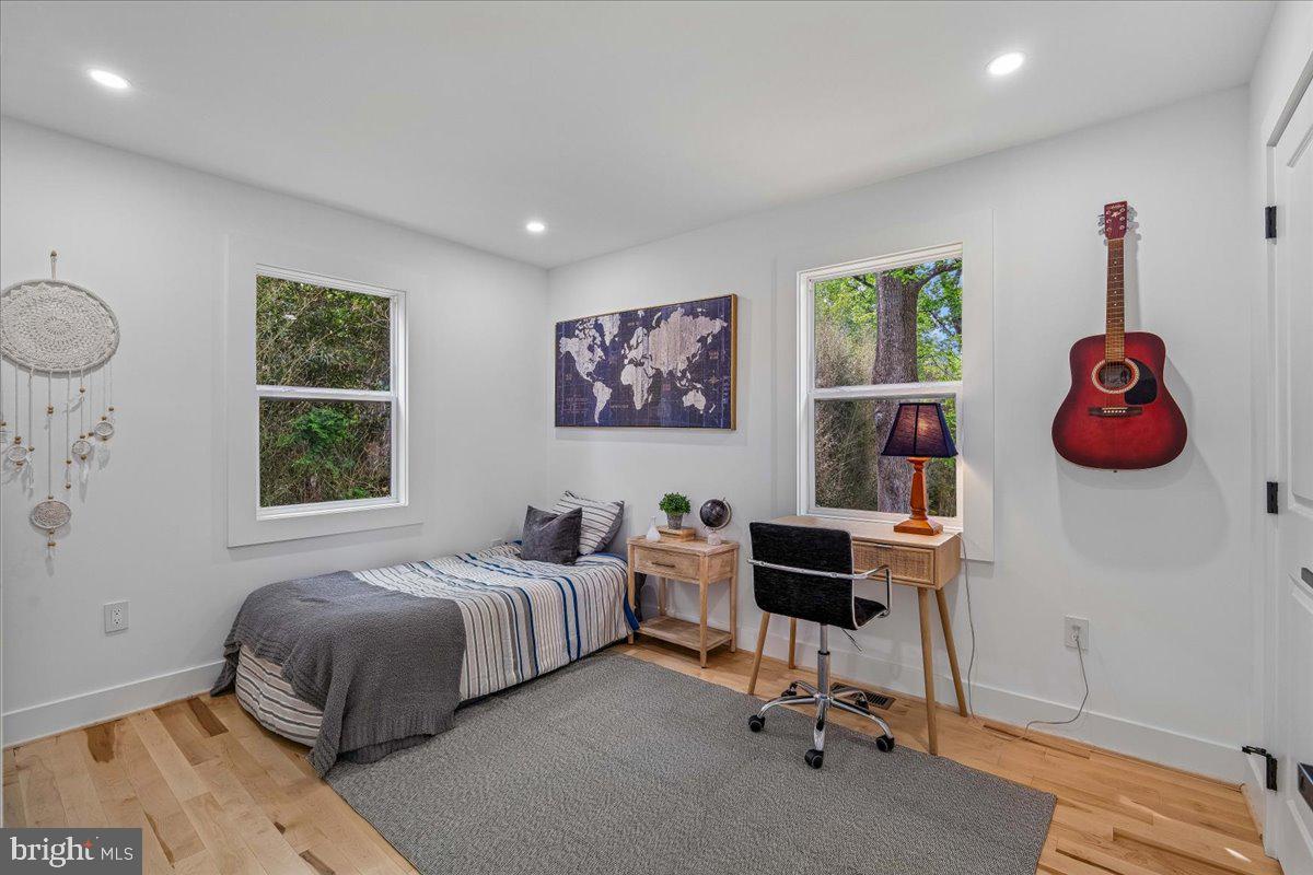 4000 Adams Drive Silver Spring, MD 20902 - Photo 13 of 21 Cozy room with natural light.