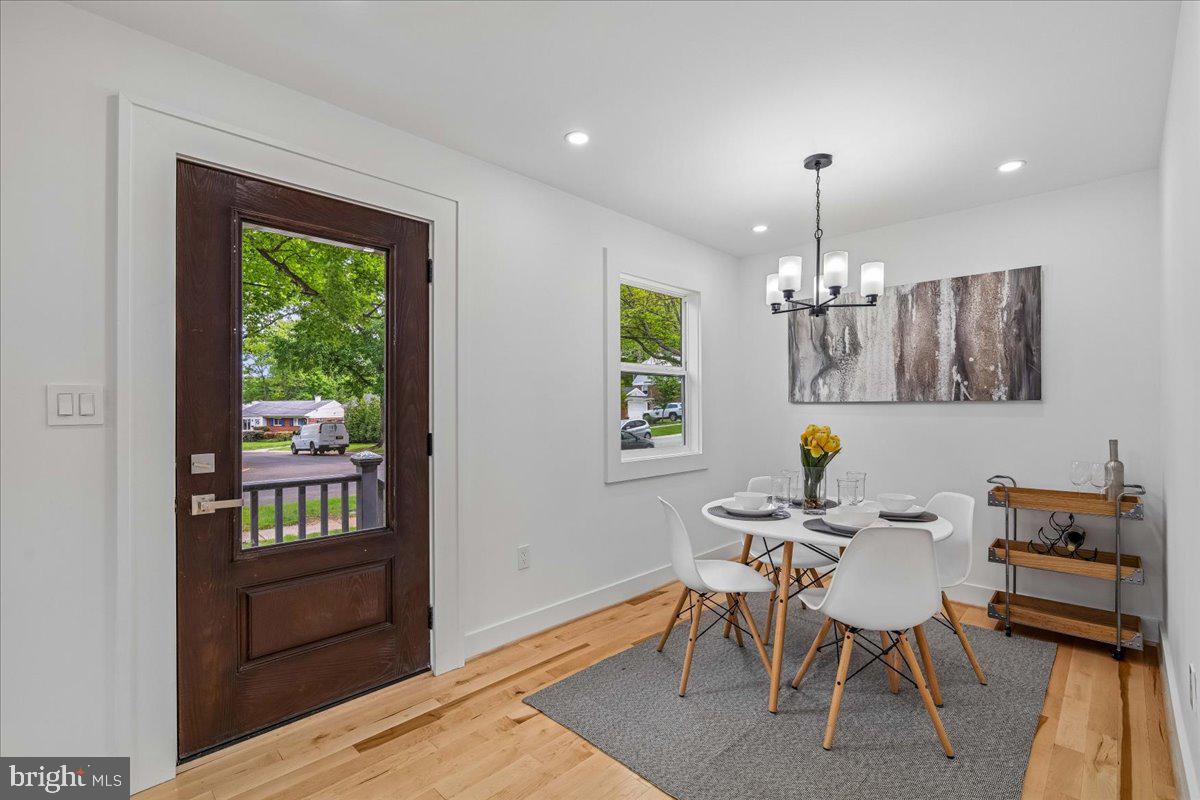 4000 Adams Drive Silver Spring, MD 20902 - Photo 4 of 21 Bright and inviting dining space.