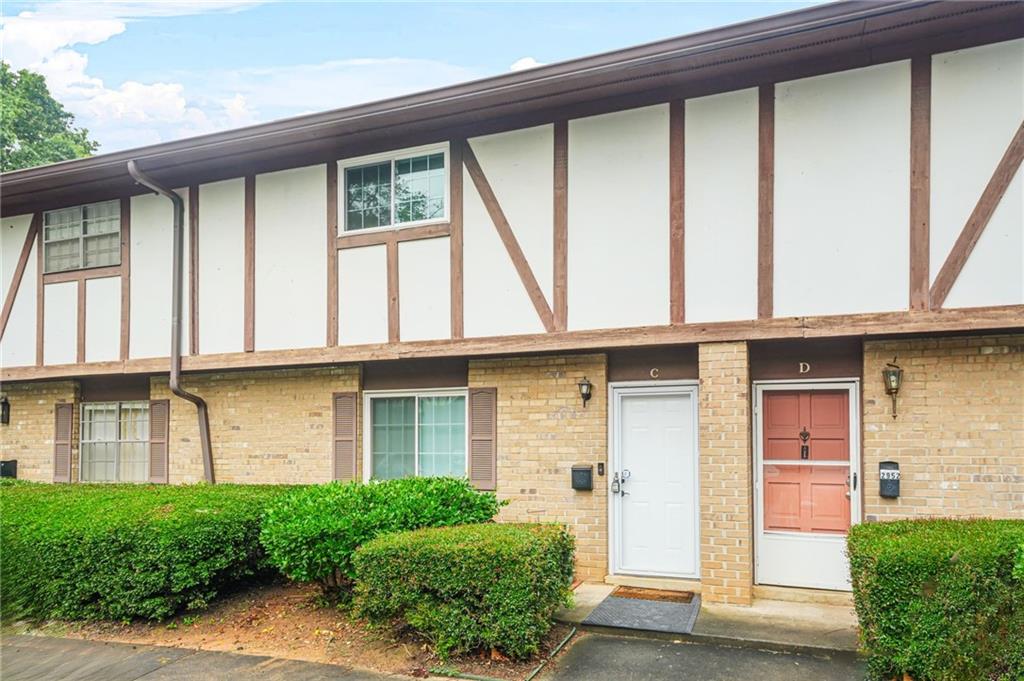 2952 North Dekalb Drive, Unit C Atlanta, GA 30340 - Photo 2 of 27 a house view with outdoor space