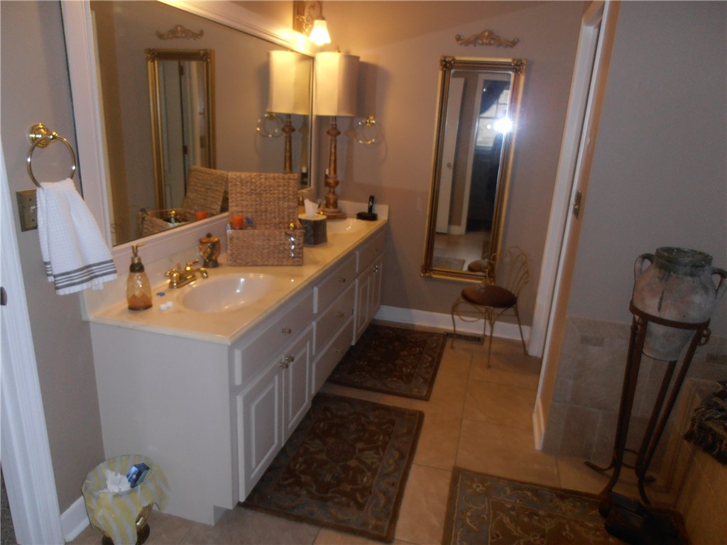 1007 Harpers Way Anderson, SC 29621 - Photo 12 of 19 Master Bath