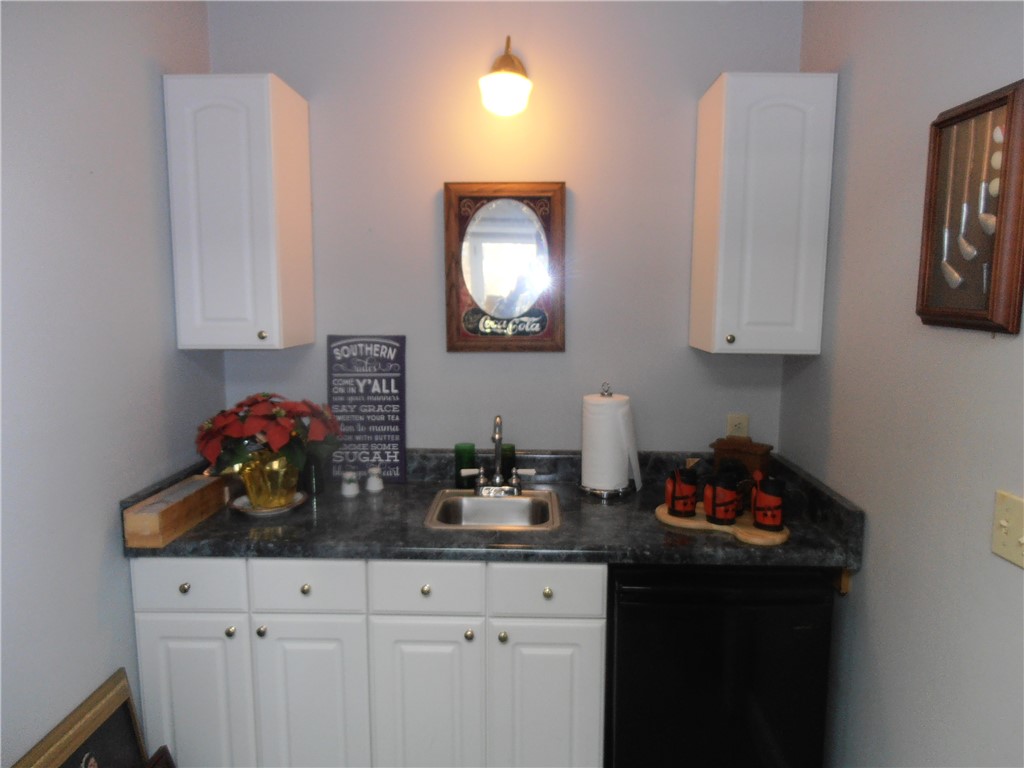 1007 Harpers Way Anderson, SC 29621 - Photo 18 of 19 Basement Wet Bar