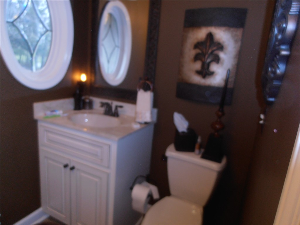 1007 Harpers Way Anderson, SC 29621 - Photo 10 of 19 Bathroom