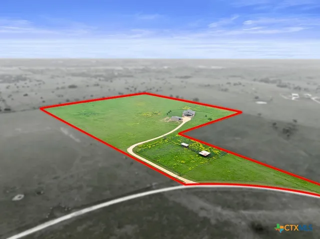 a view of a tennis court