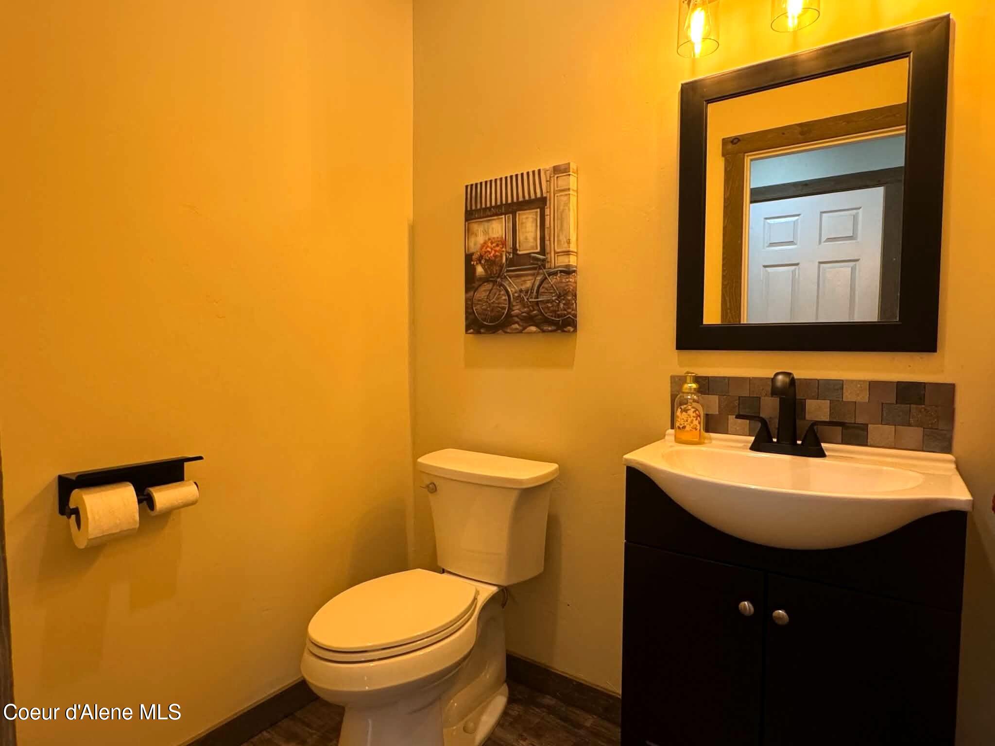 6637 East Little Joe Road Coeur D'Alene, ID 83814 - Photo 27 of 44 Bathroom