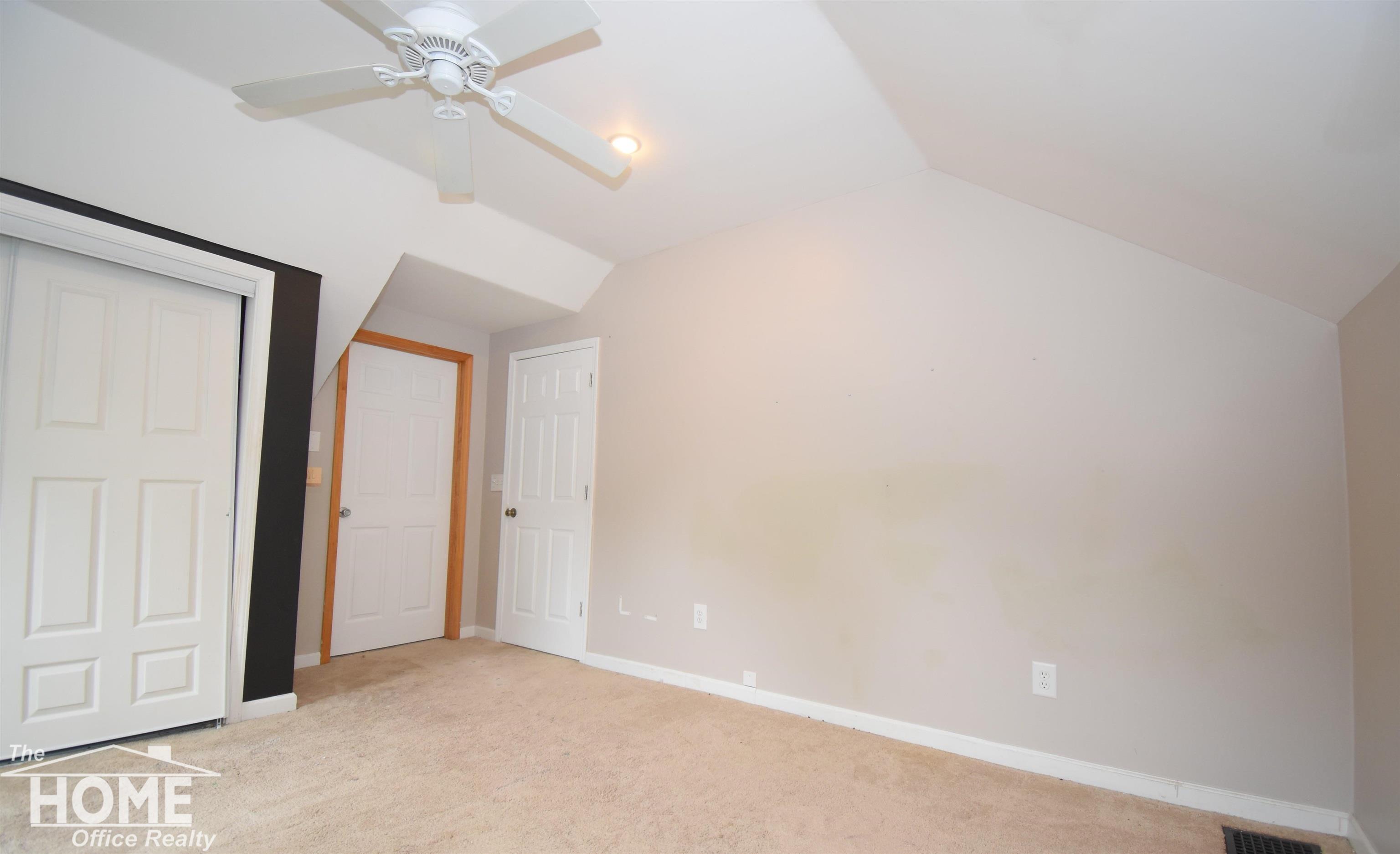 231 West Ridge Street Owosso, MI 48867 - Photo 25 of 30 50176376-6aa4fc9f-2e99-45de-bae8-9f4977a6b4d1.JPG