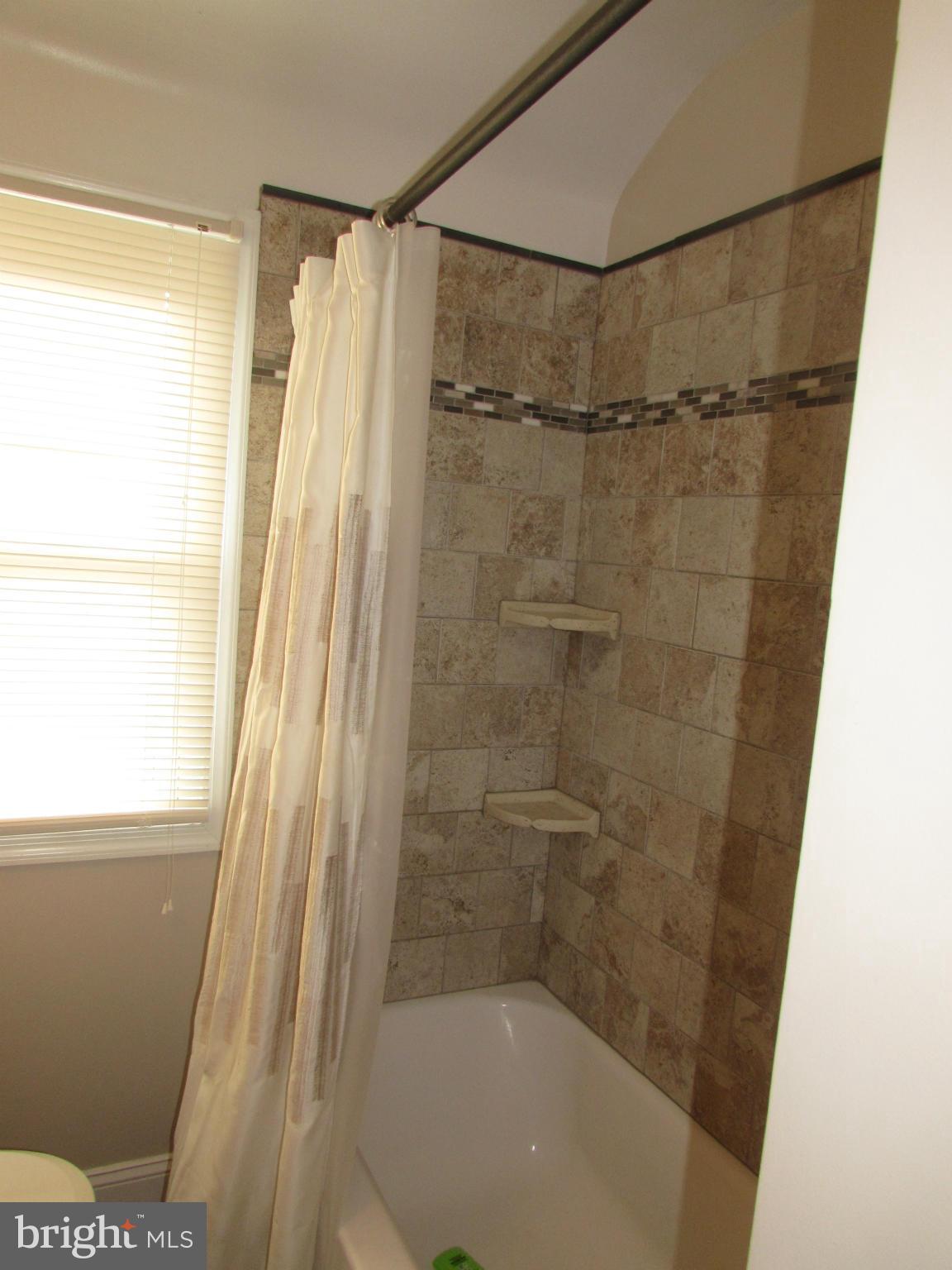 5537 Oakland Road Halethorpe, MD 21227 - Photo 18 of 26 Bath