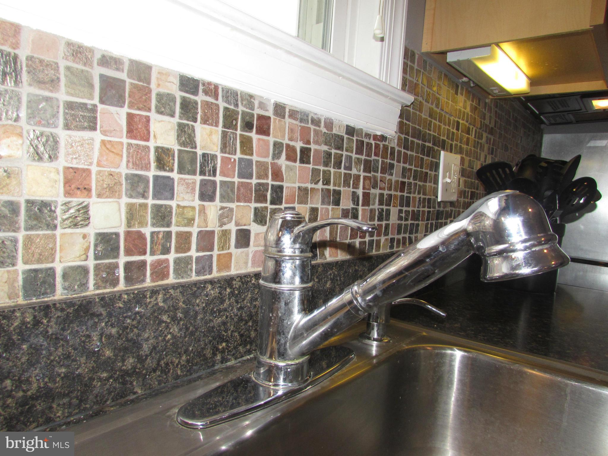 5537 Oakland Road Halethorpe, MD 21227 - Photo 7 of 26 Kitchen