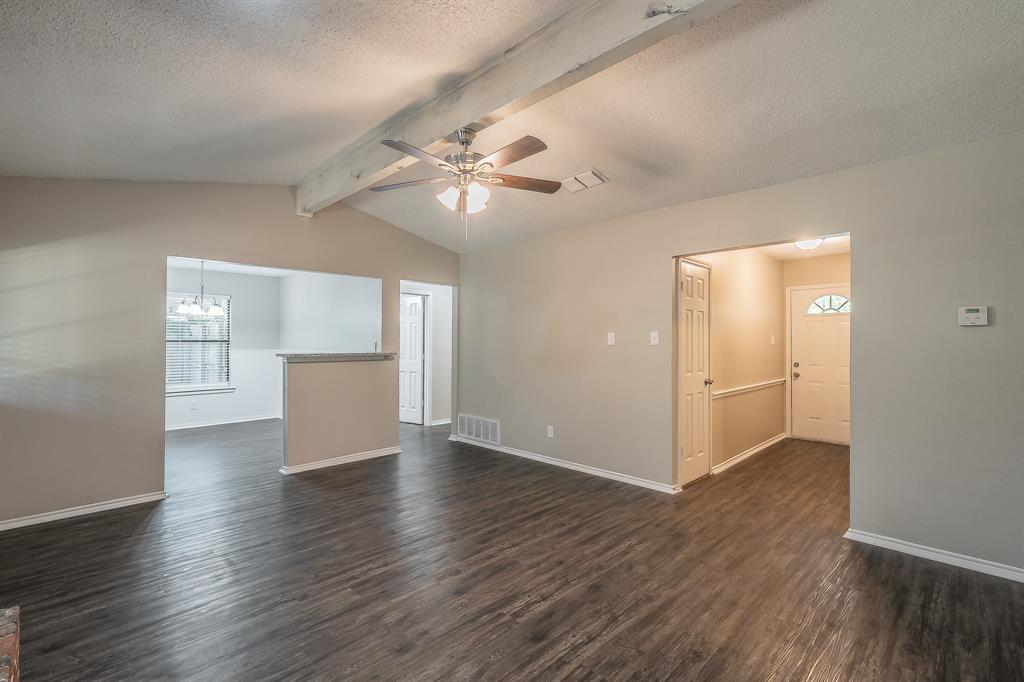 912 Red Oak Street Azle, TX 76020 - Photo 5 of 40