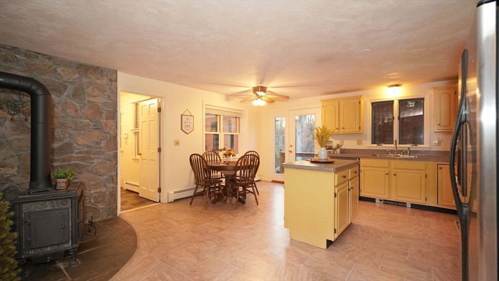 106 Rocky Hill Road Rehoboth, MA 02769 - Photo 8 of 37 Gallery Image 8