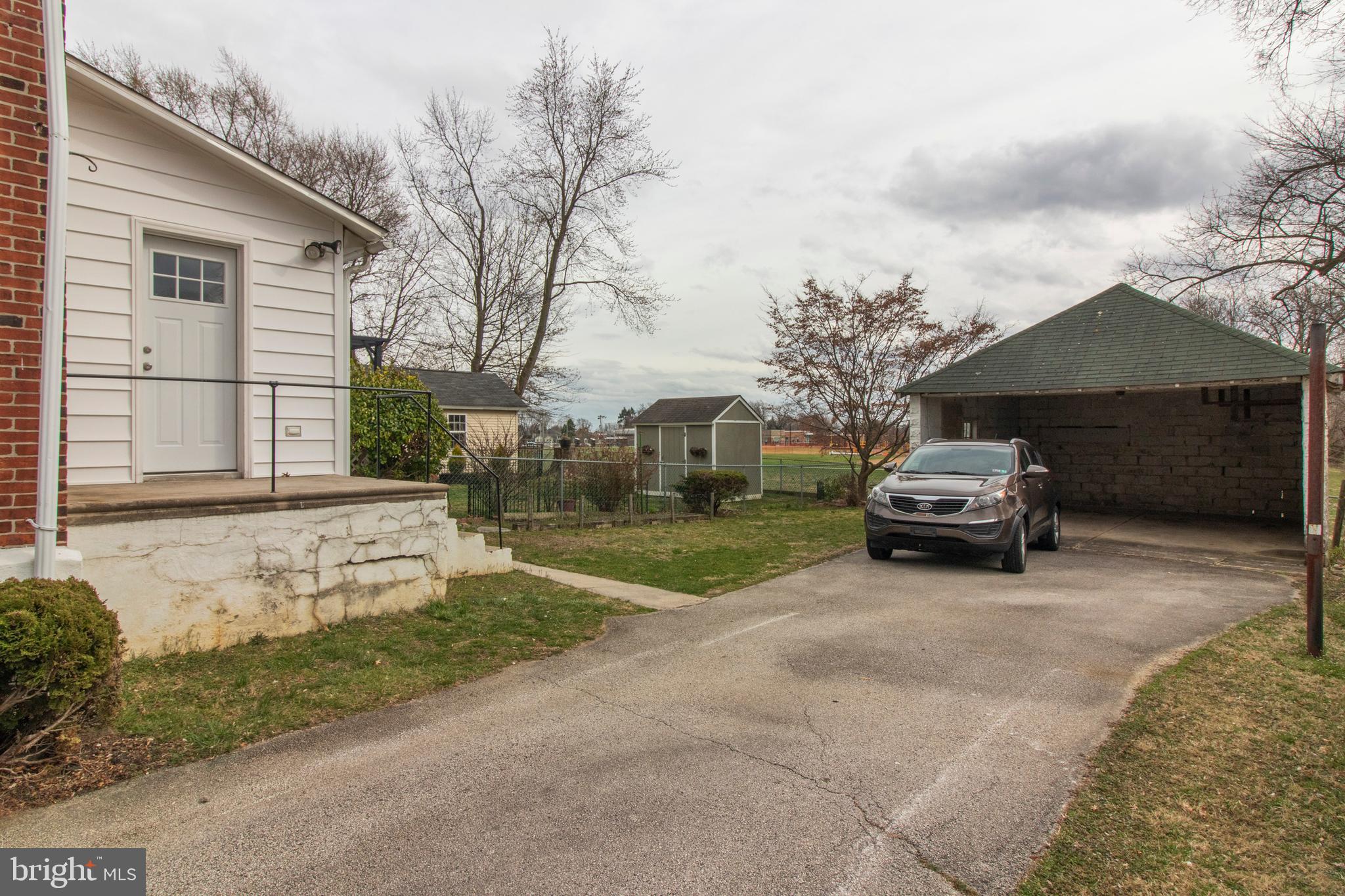 1226 Manor Road Havertown, PA 19083 - Photo 23 of 37 A private drive and a 2 car garage!