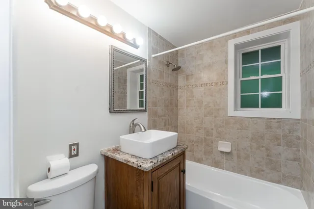 $395,000 | 2605 South Walter Reed Drive, Unit A, Arlington, VA 22206