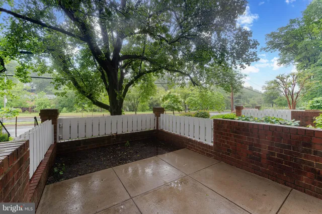 $395,000 | 2605 South Walter Reed Drive, Unit A, Arlington, VA 22206