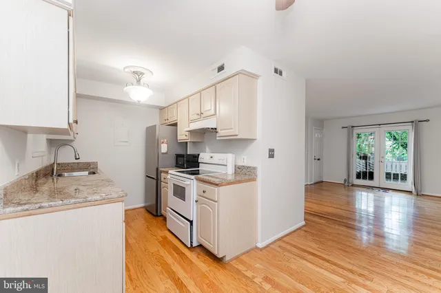 $395,000 | 2605 South Walter Reed Drive, Unit A, Arlington, VA 22206