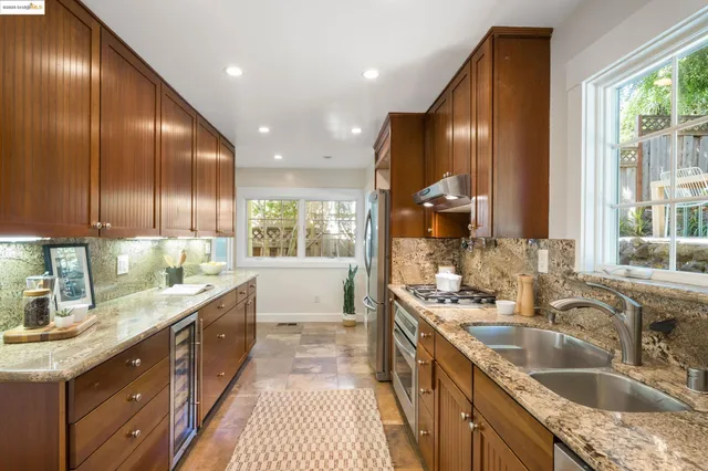 $1,195,000 | 6314 Broadway Terrace, Oakland, CA 94618