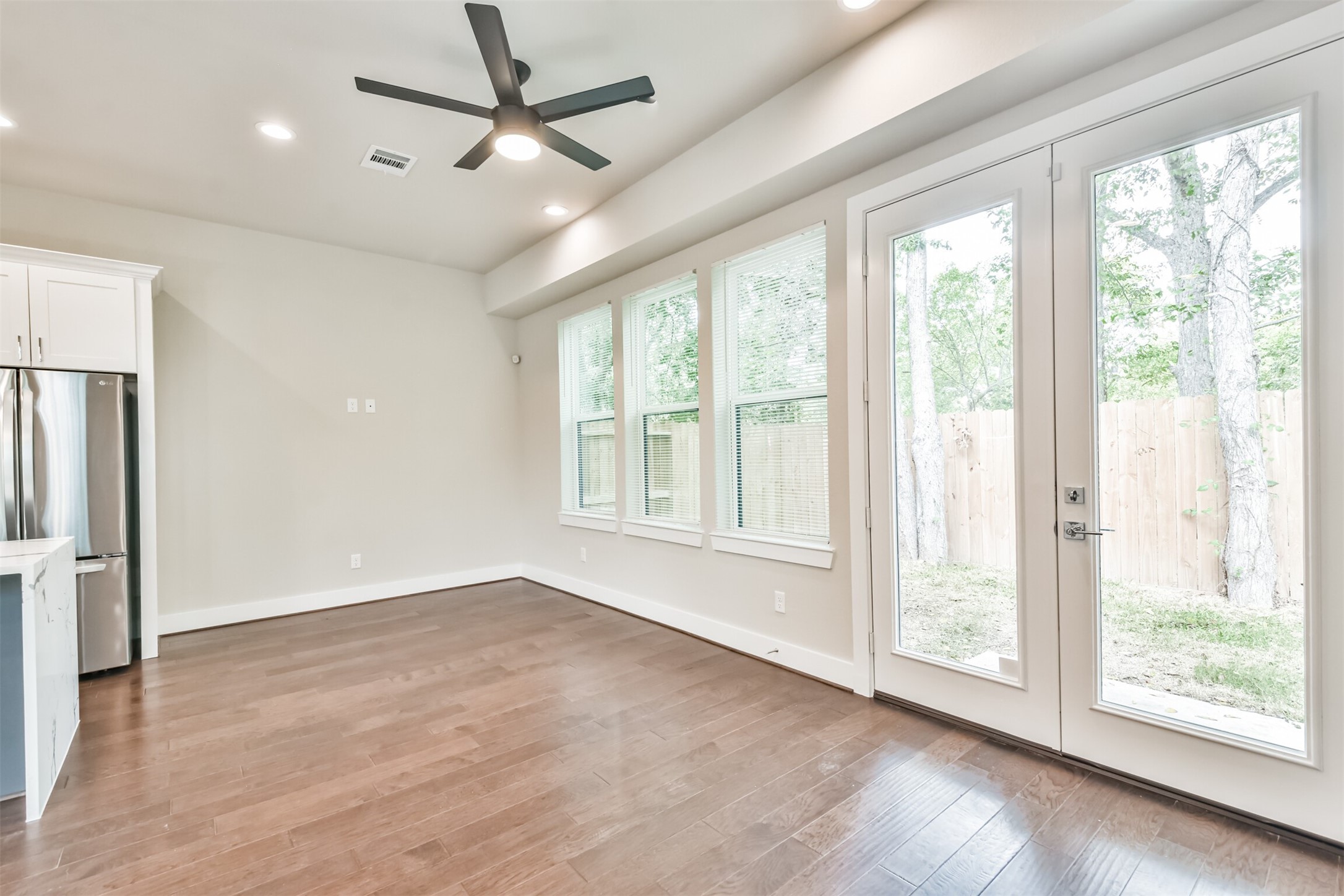 810 Mansfield Street Houston, TX 77091 - Photo 13 of 47
