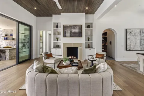 $5,995,000 | 5935 East Calle Tuberia, Phoenix, AZ 85018