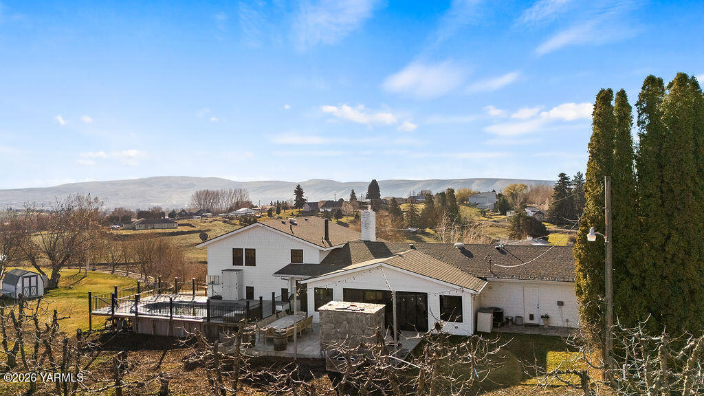 367 Baker Road Selah, WA 98942 - Photo 44 of 55 a view of a city with tall buildings