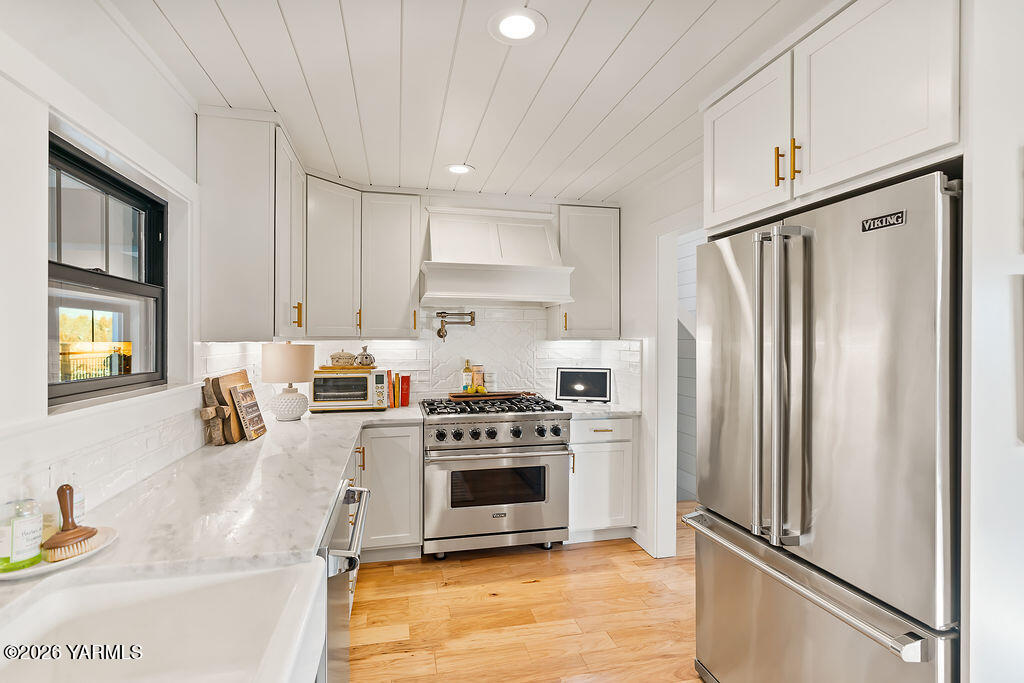 367 Baker Road Selah, WA 98942 - Photo 9 of 55 Kitchen