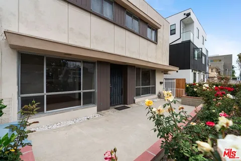 $2,399,000 | 6423 Lexington Avenue, Los Angeles, CA 90038