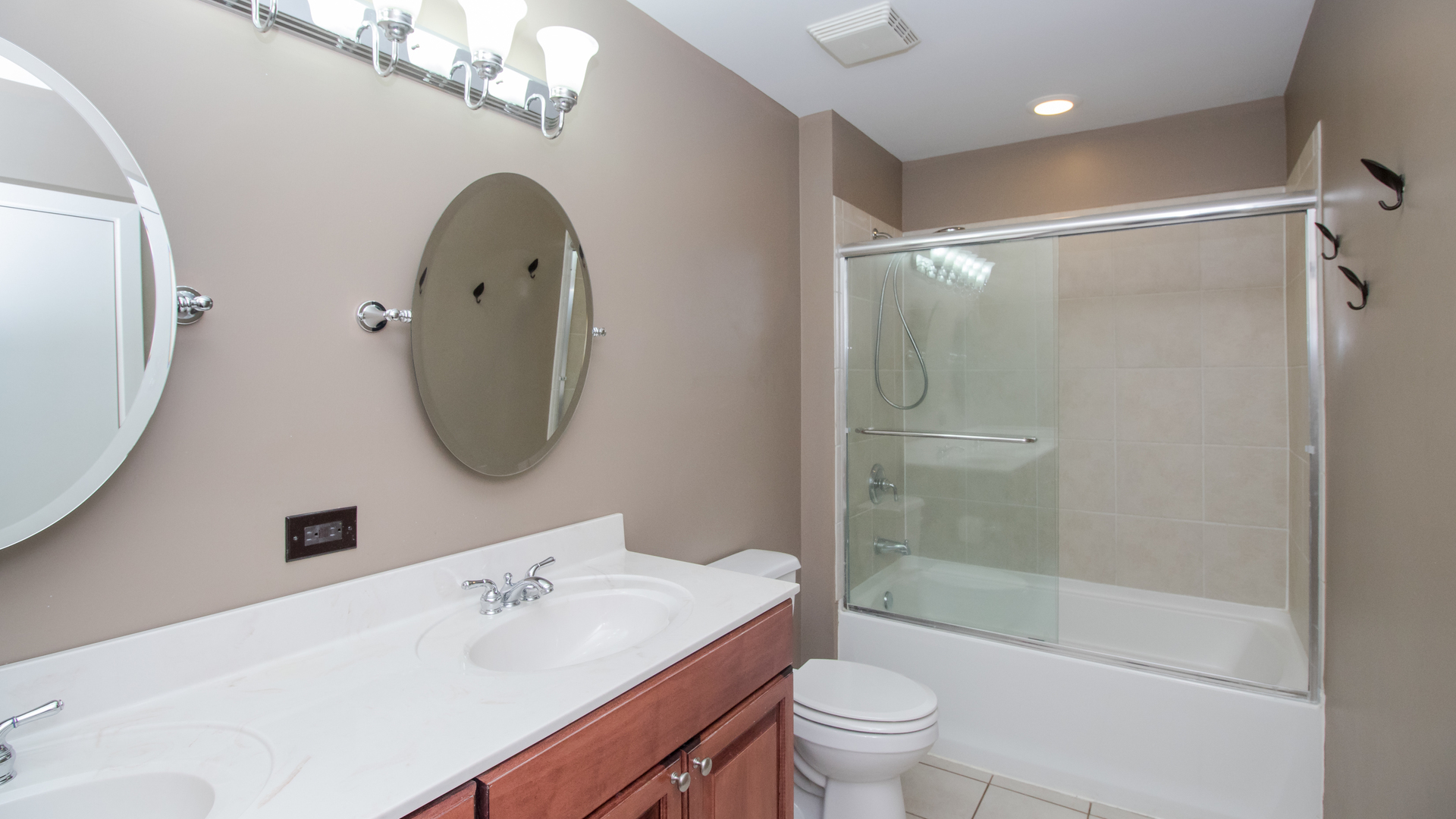 974 West 35th Place, Unit 305 Chicago, IL 60609 - Photo 12 of 19