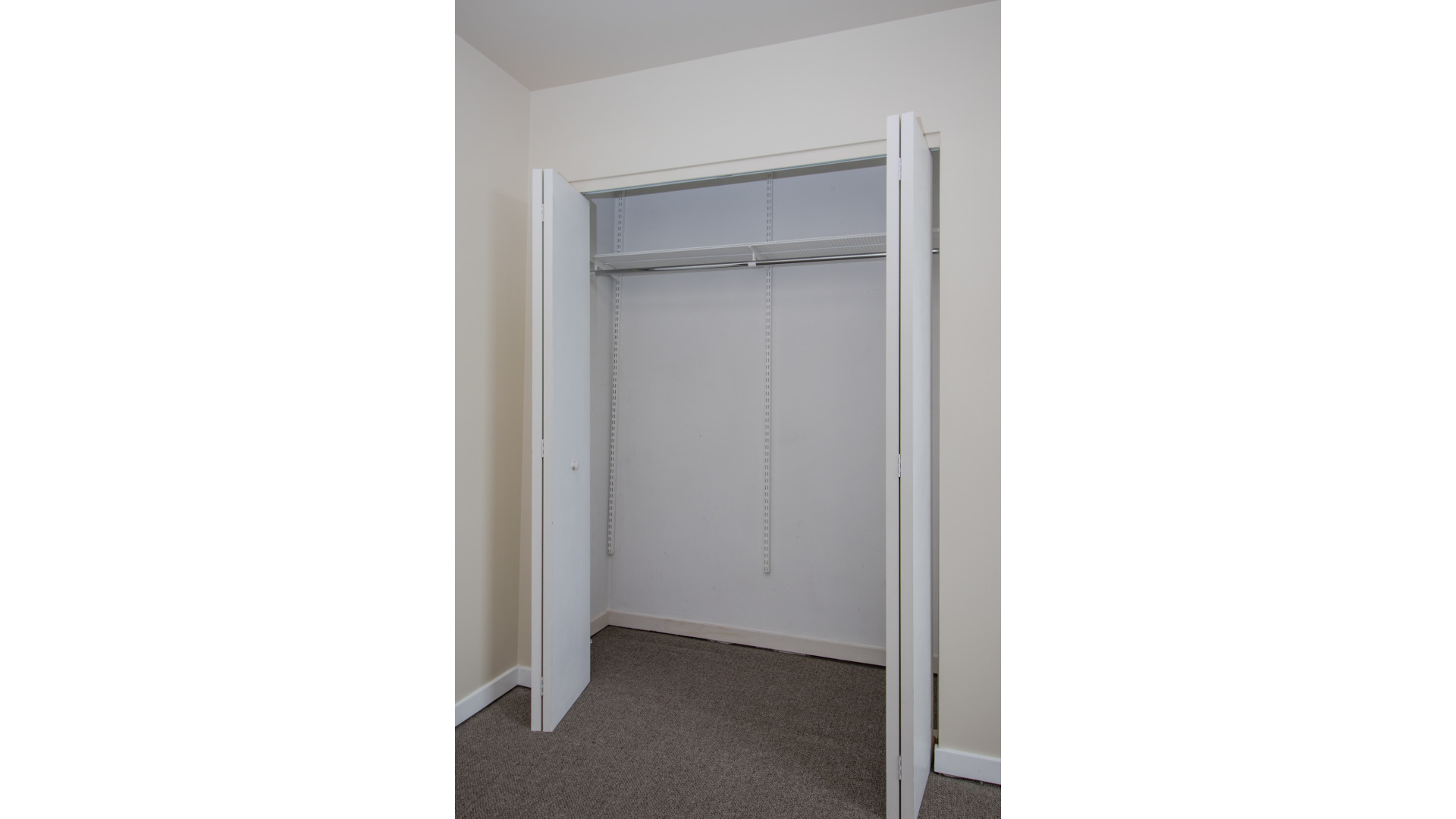 974 West 35th Place, Unit 305 Chicago, IL 60609 - Photo 15 of 19