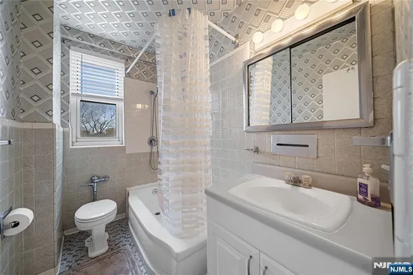 $2,350 | 1450 Palisade Avenue, Unit 6E, Fort Lee, NJ 07024