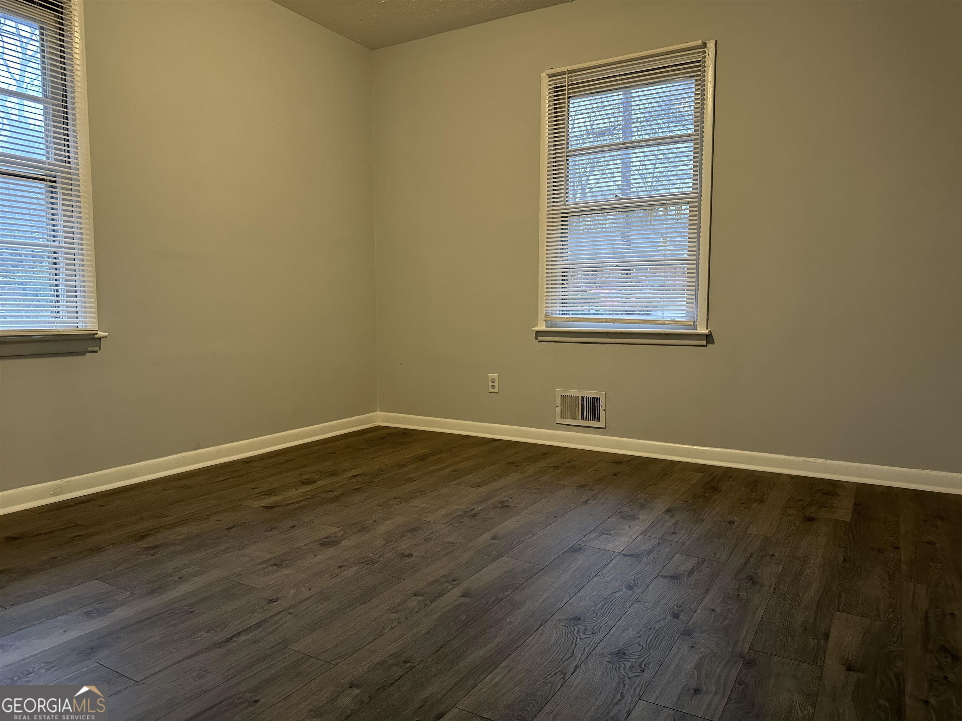 4522 Ridge Drive Forest Park, GA 30297 - Photo 7 of 11
