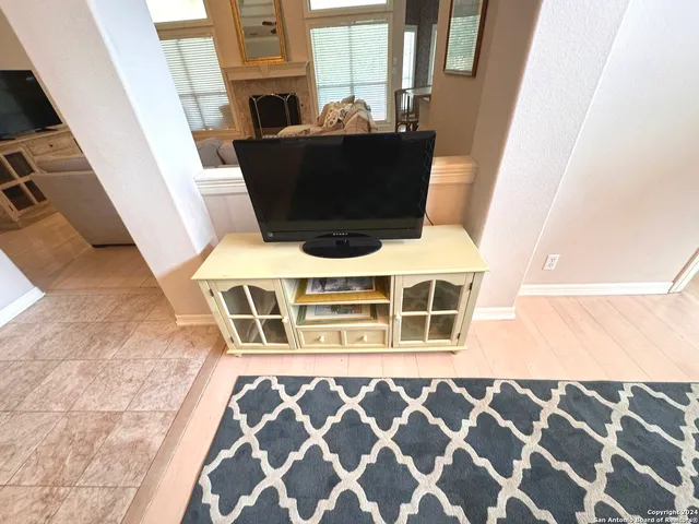 $2,900 | 11 Campden Circle, San Antonio, TX 78218