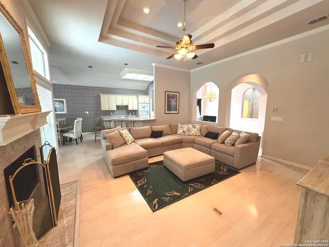 $2,900 | 11 Campden Circle, San Antonio, TX 78218