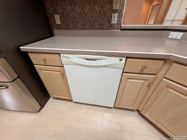 $2,900 | 11 Campden Circle, San Antonio, TX 78218