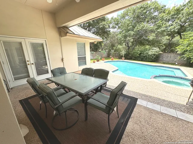 $2,900 | 11 Campden Circle, San Antonio, TX 78218