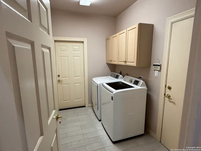 $2,900 | 11 Campden Circle, San Antonio, TX 78218