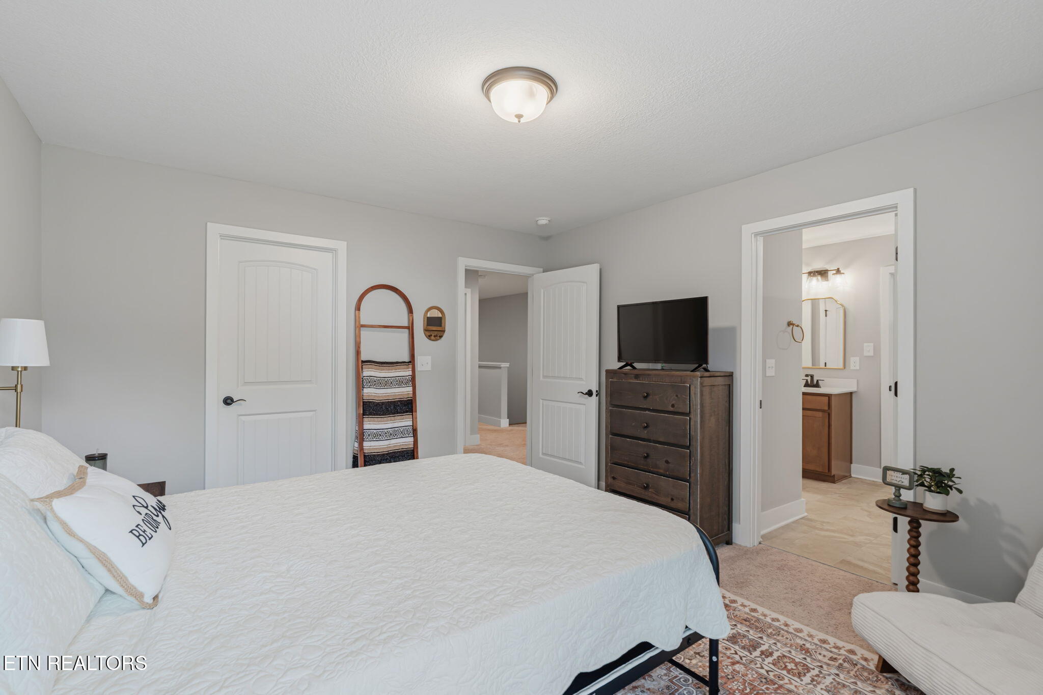 211 Queenberry Street Oak Ridge, TN 37830 - Photo 28 of 58 29-web-or-mls-211 Queenberry Street-24