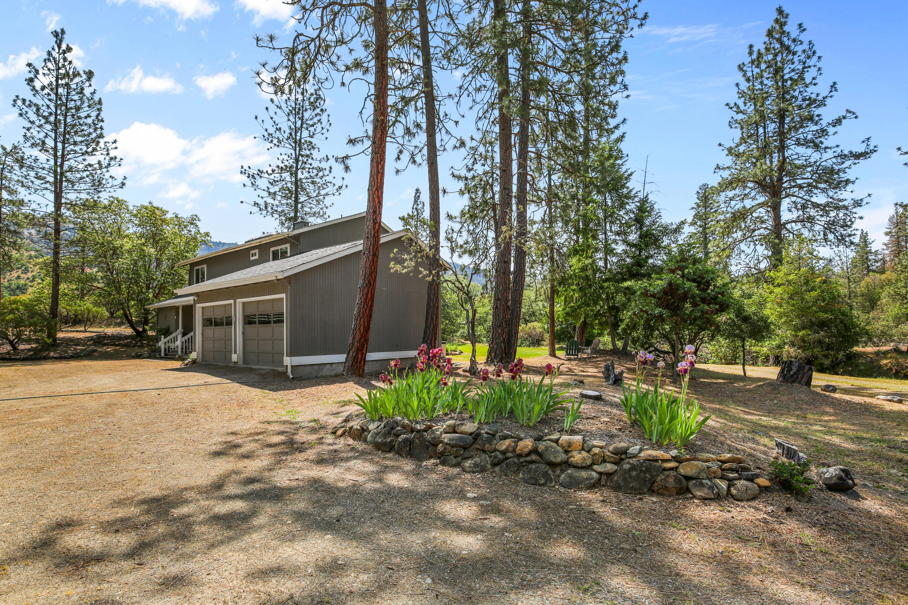 5900 Upper Applegate Road Jacksonville, OR 97530 - Photo 36 of 48