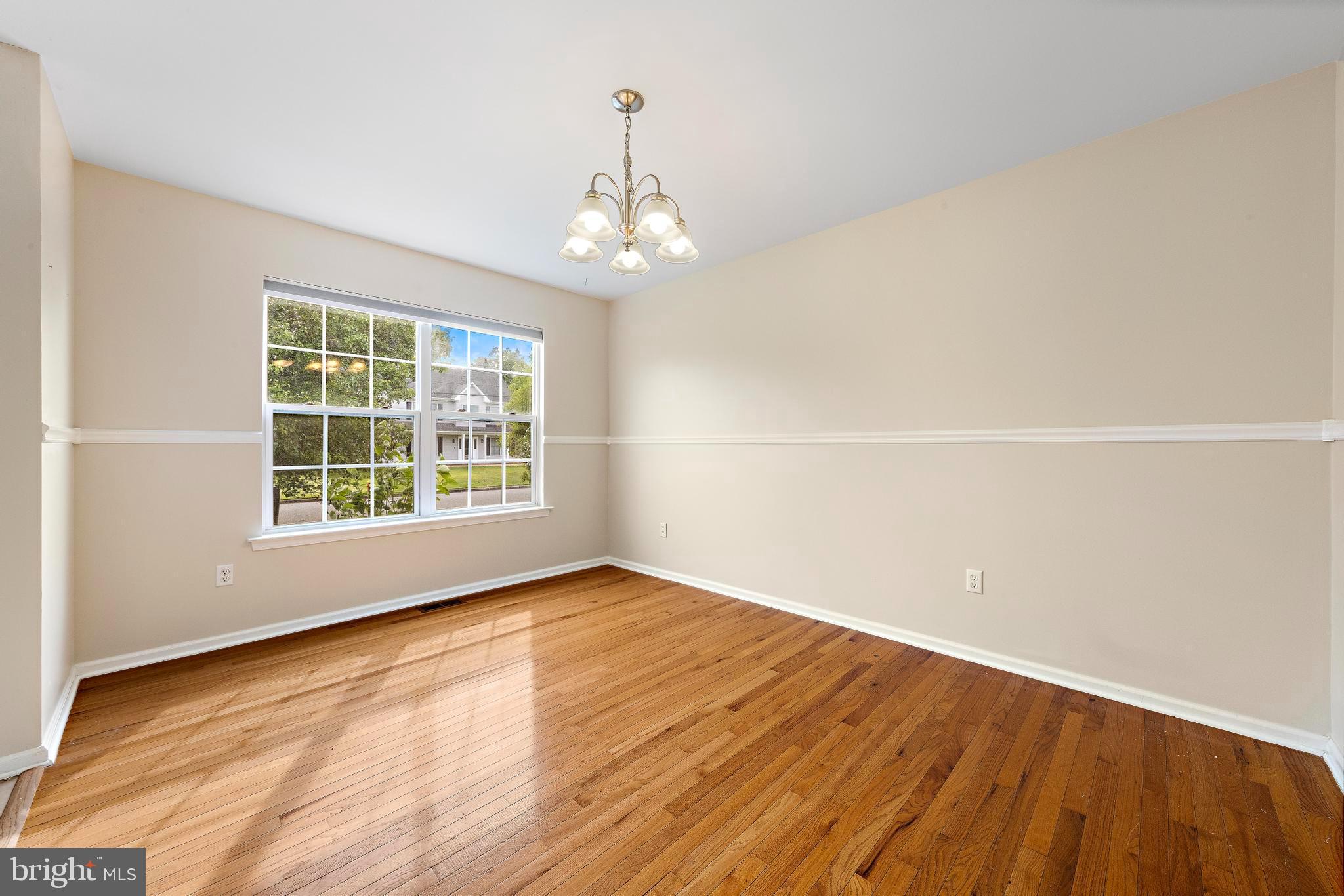 121 Gaff Road Manahawkin, NJ 08050 - Photo 16 of 43 Dining room