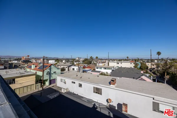 $5,300 | 11 24th Avenue, Unit 3, Venice, CA 90291