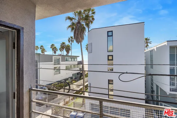 $5,300 | 11 24th Avenue, Unit 3, Venice, CA 90291
