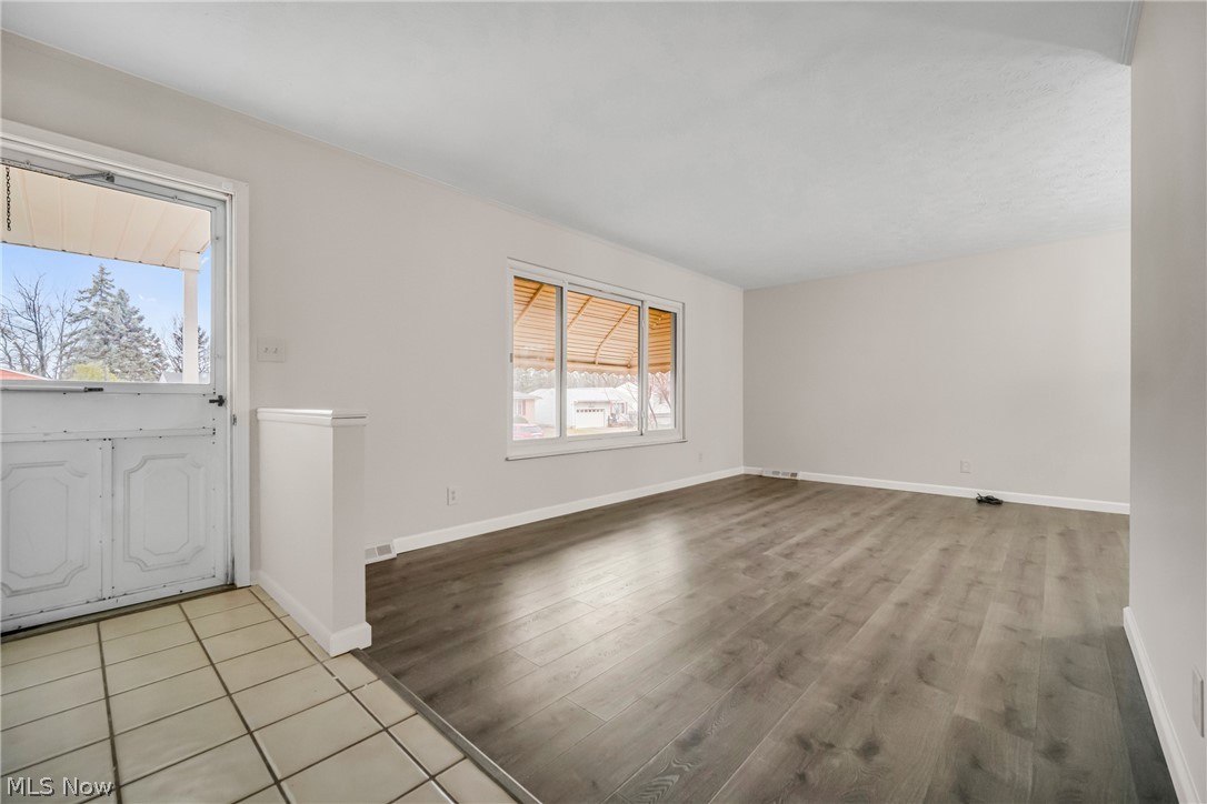 15067 Rochelle Drive Maple Heights, OH 44137 - Photo 2 of 31