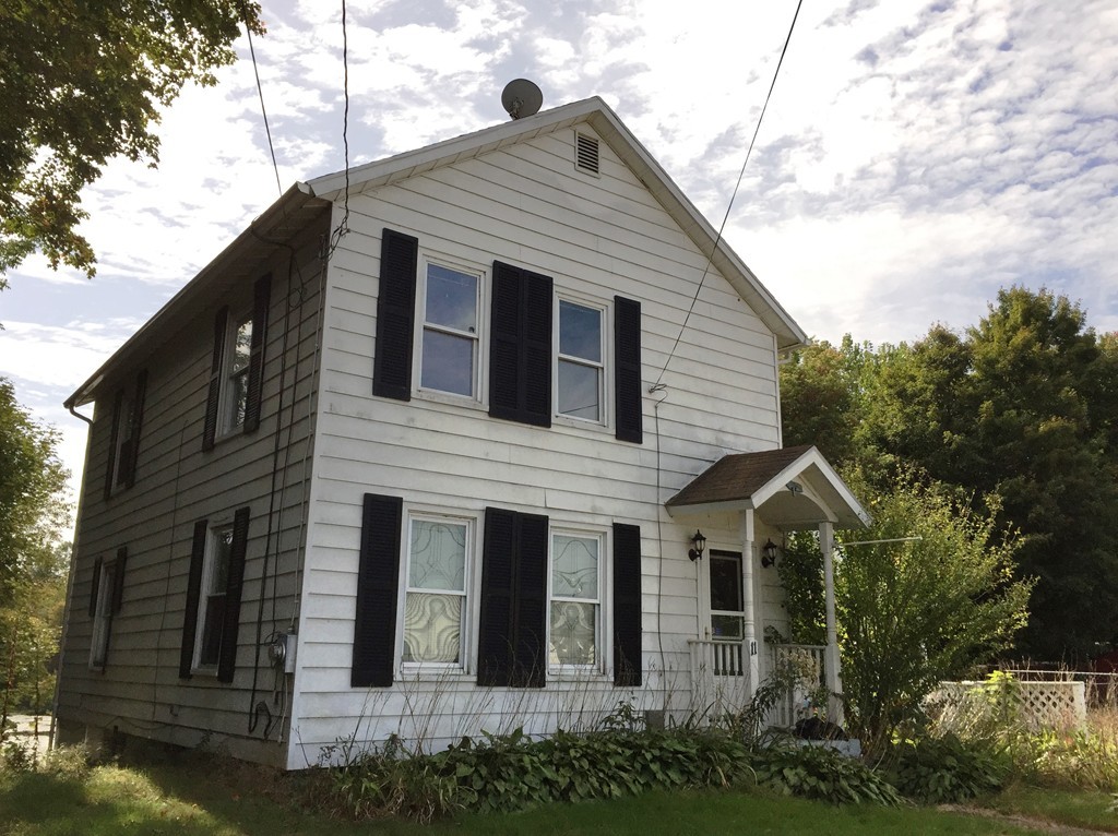 11 Allen Street Palmer, MA 01069 - Photo 3 of 30