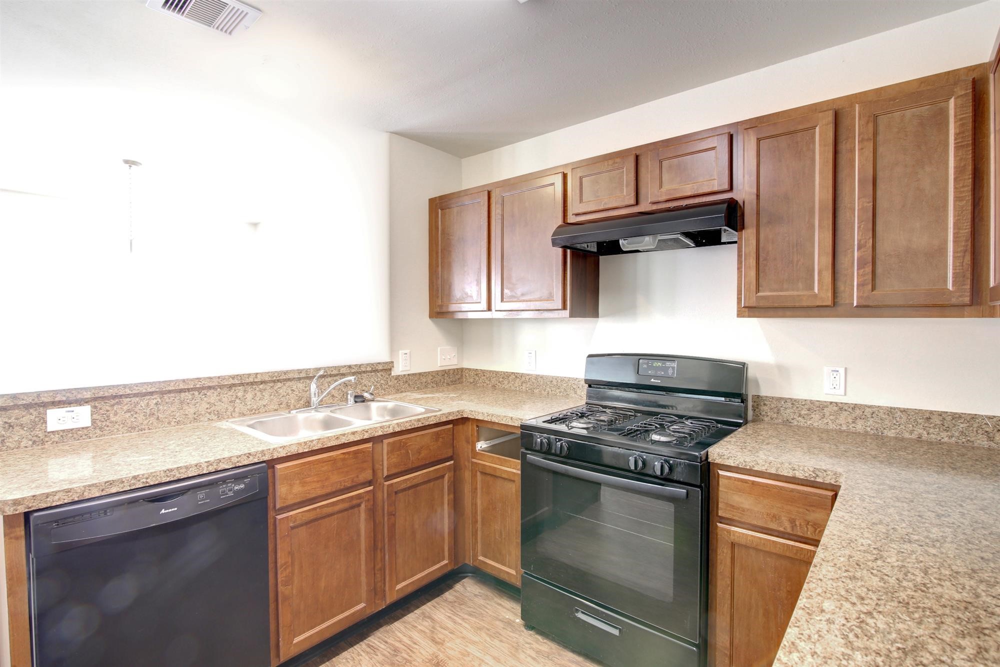 8922 San Alberto Houston, TX 77017 - Photo 5 of 19 Photos may be representative of the floor plan and not the exact home. Finishes, layout, and features of the actual property for lease may vary.