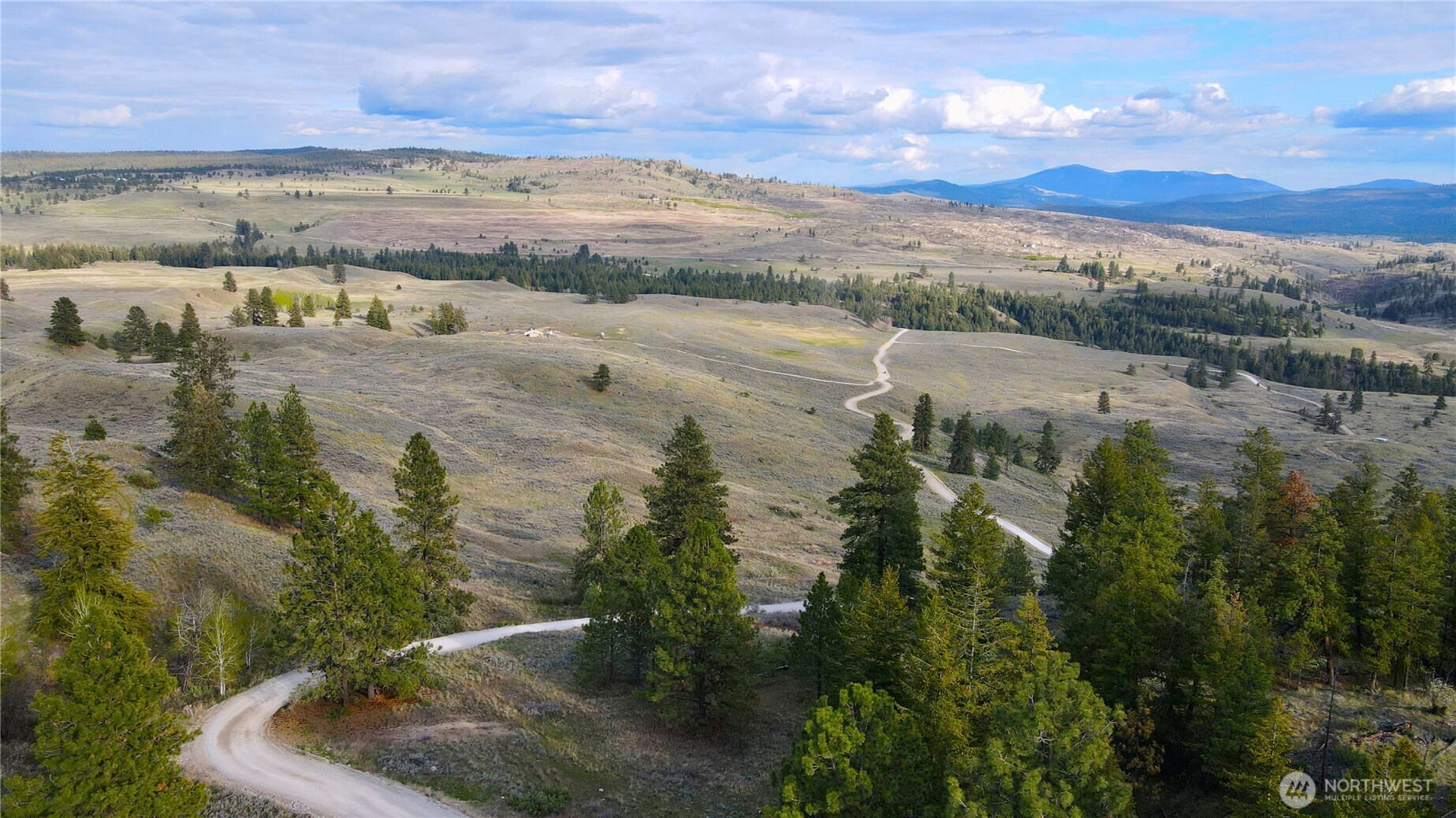 -tbd Blue Grouse Road Oroville, WA 98844 - Photo 25 of 31 a view of lake with mountain